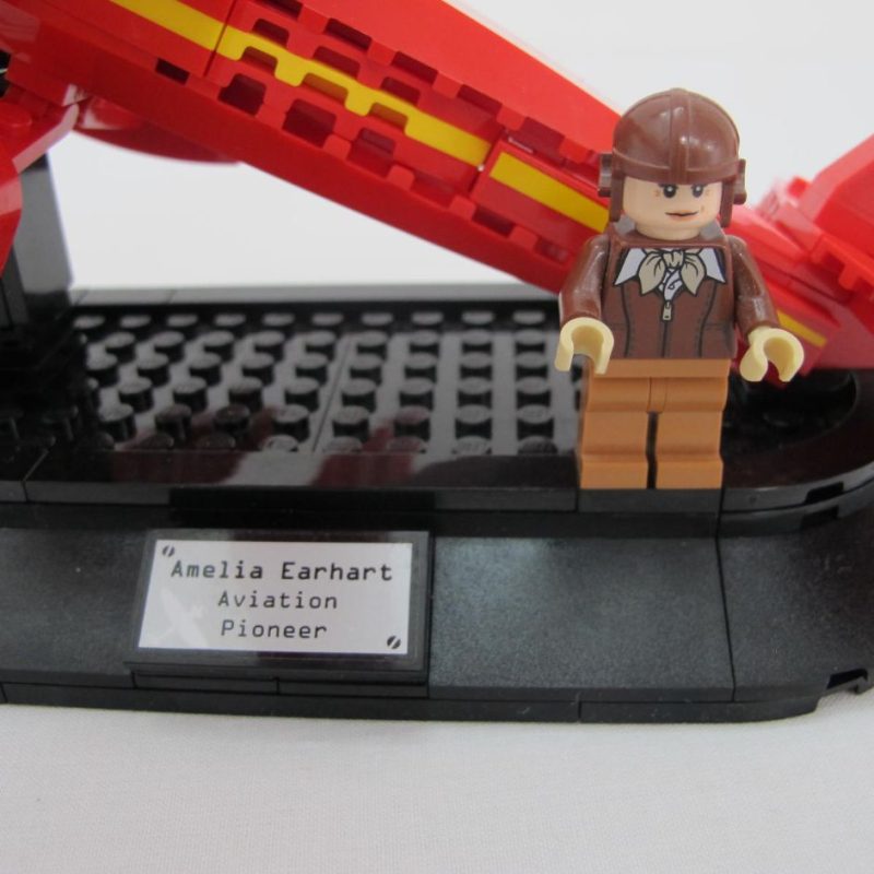 Amelia Earhart Tribute. Incomplete with instructions, no box - Image 2