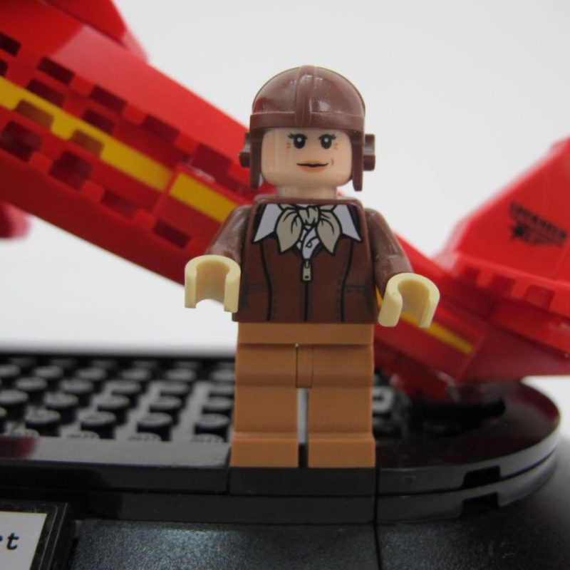 Amelia Earhart Tribute. Incomplete with instructions, no box - Image 3