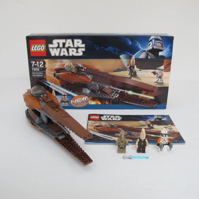 Geonosian Starfighter. Complete with instructions and box