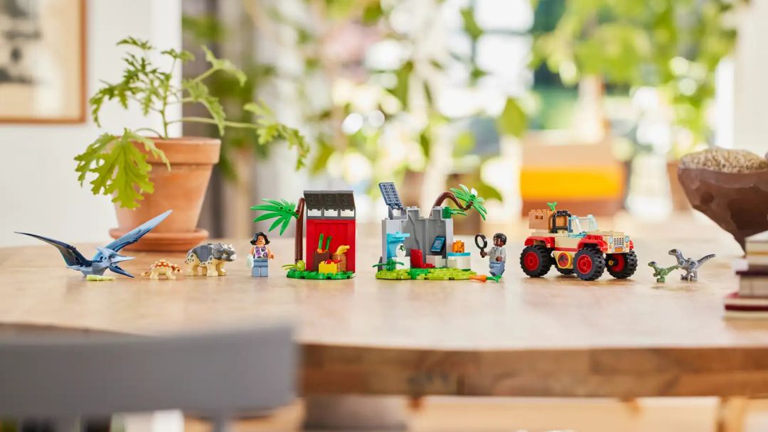 LEGO Jurassic World Kids 4+ LEGO Jurassic World 76963 - Baby Dinosaur Rescue Center for Kids 4+