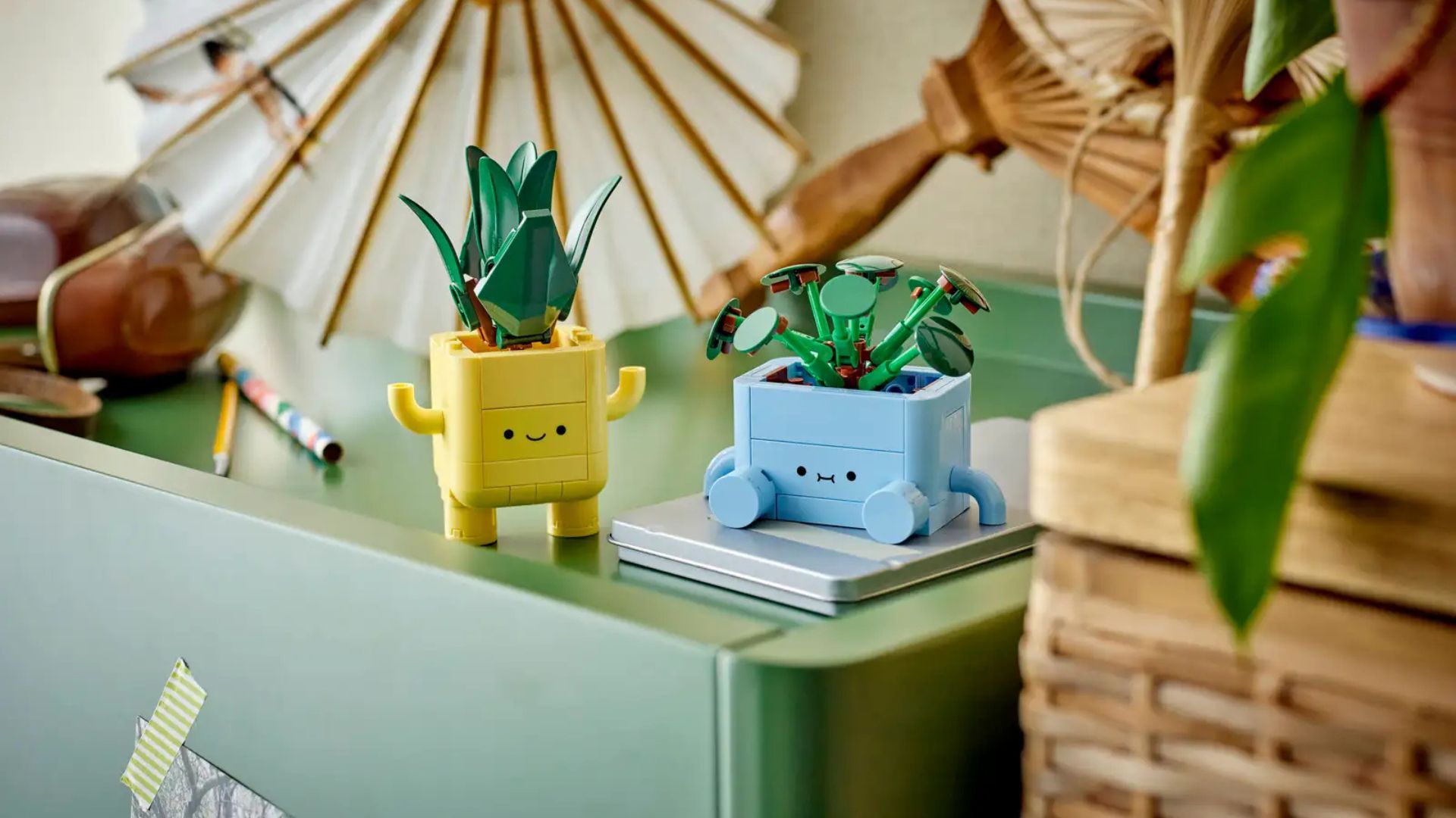 LEGO Botanical Collection 10349 Happy Plants