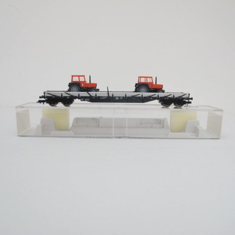 Stake wagon with Wiking tractor DB AG