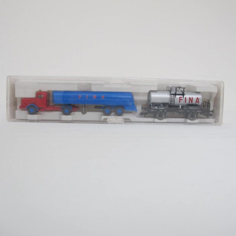 DB Fina tank wagon with truck - Image 8