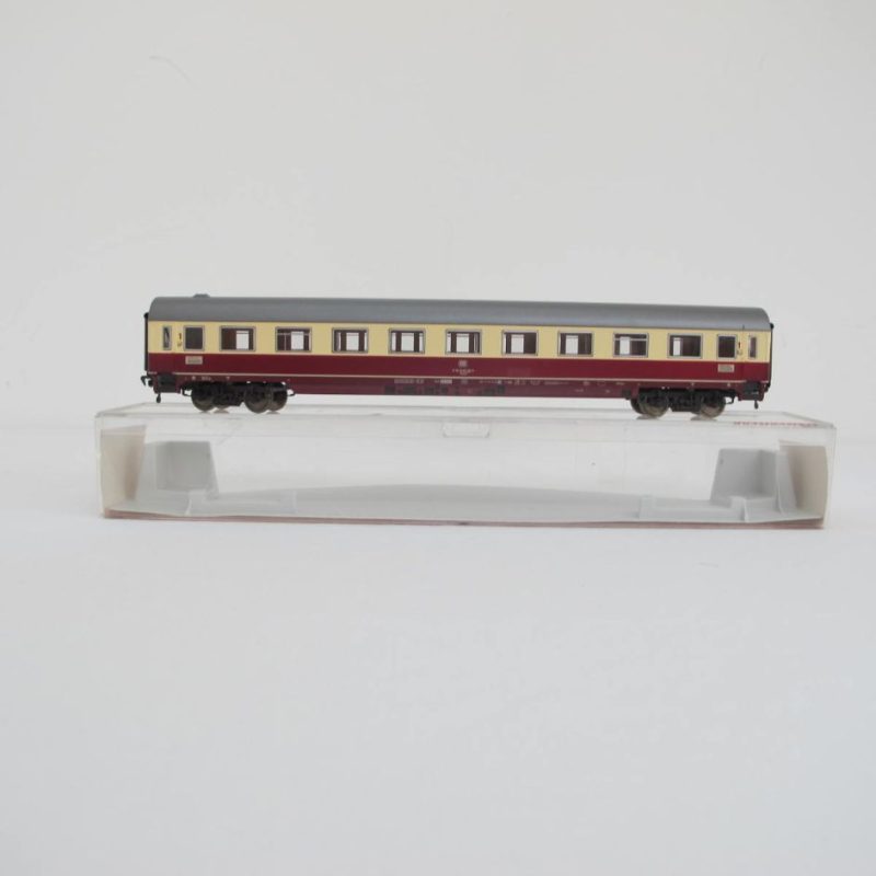 DB TEE passenger carriage with marker lights