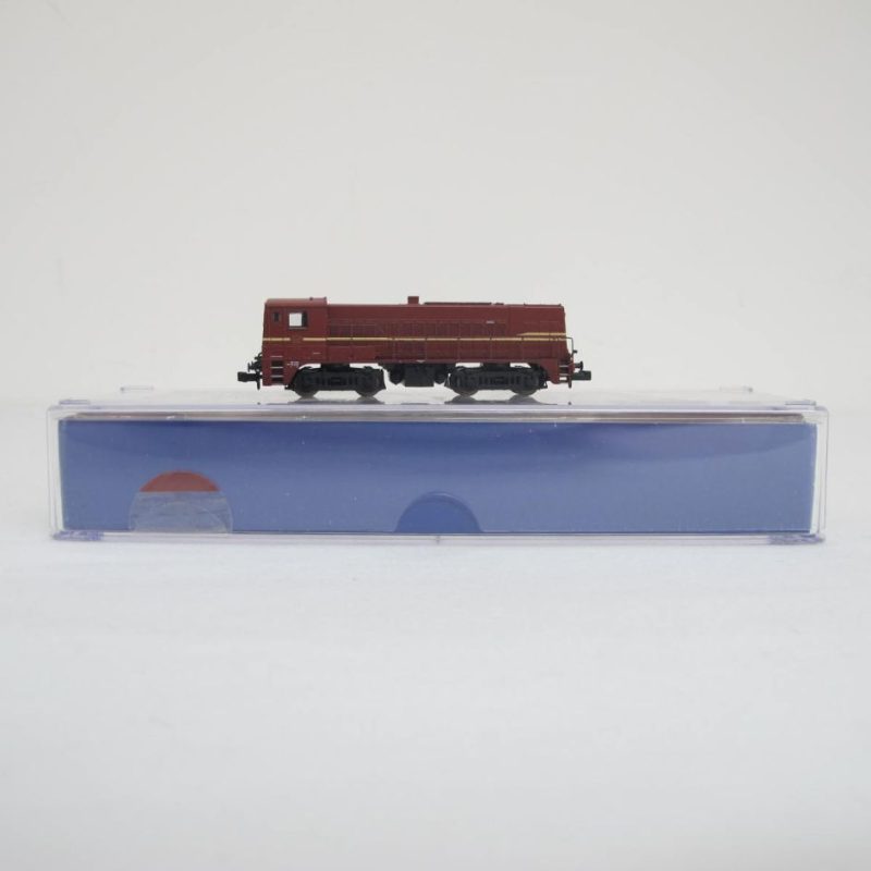 Diesel locomotive 2297 NS brown