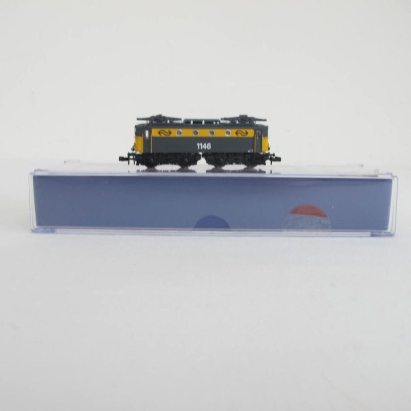 Electric locomotive Rh 1100 Gelb/Grau