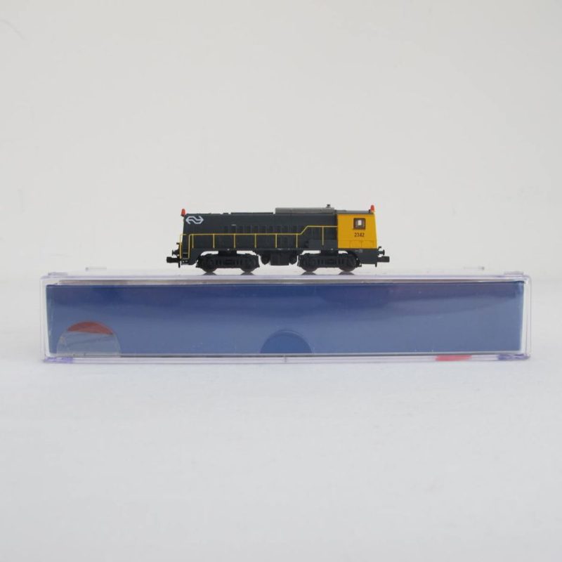Diesel locomotive NS 2342 3A-Light Yellow/grey