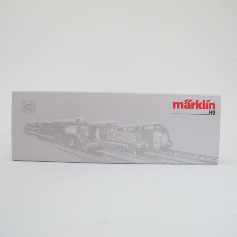 Class 66 Diesel Locomotive - Image 2