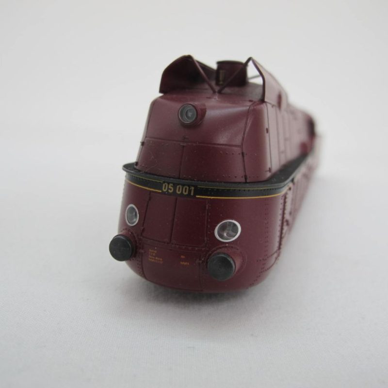 Steam Locomotive with Tender, streamline plating red - Image 3