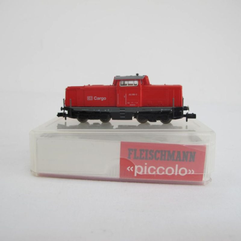 Diesel locomotive BR 212, axle arrangement B'B', red