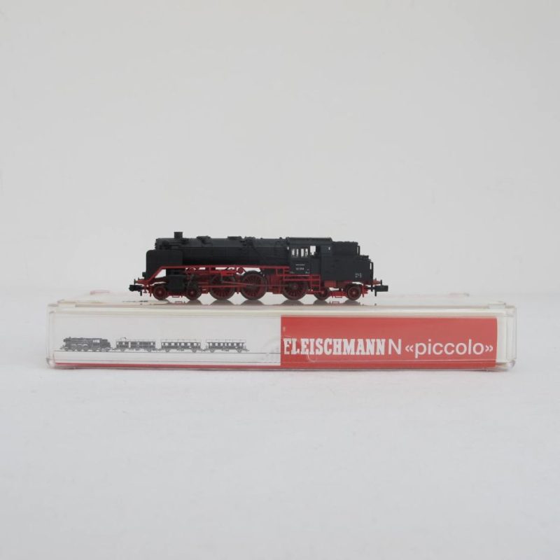 Tank locomotive, class 62, type 2'C 2' h2, black