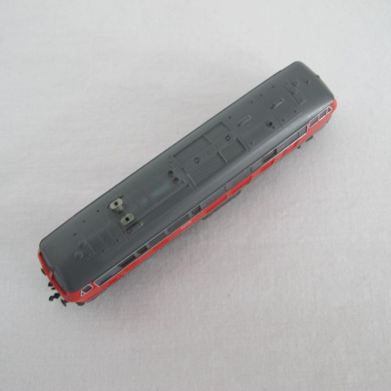 BR 218 diesel locomotive, axle arrangement B`B`, red/light grey contrasting stripes on the fronts - Image 10