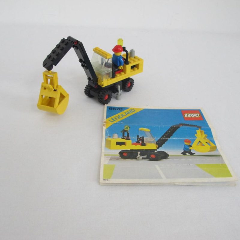 Pneumatic Crane. Complete with instructions, no box