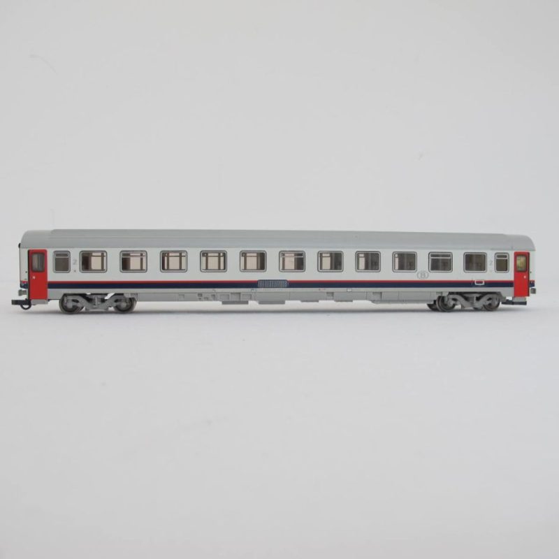 I6 - B11 second class coach. 'New look' - Image 6