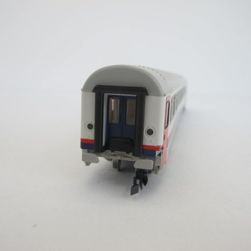I6 - B11 second class coach. 'New look' - Image 9