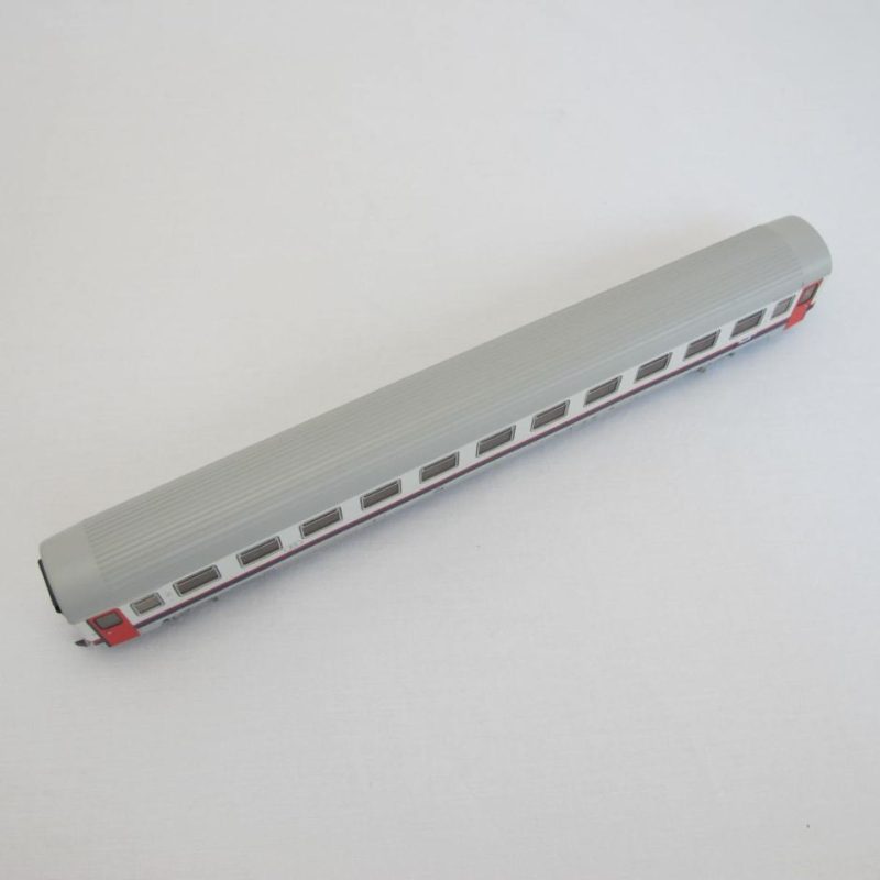 I6 - B11 second class coach. 'New look' - Image 10