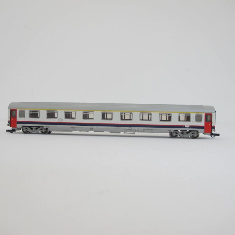 I6 - A9 first class coach. 'New look' - Image 6