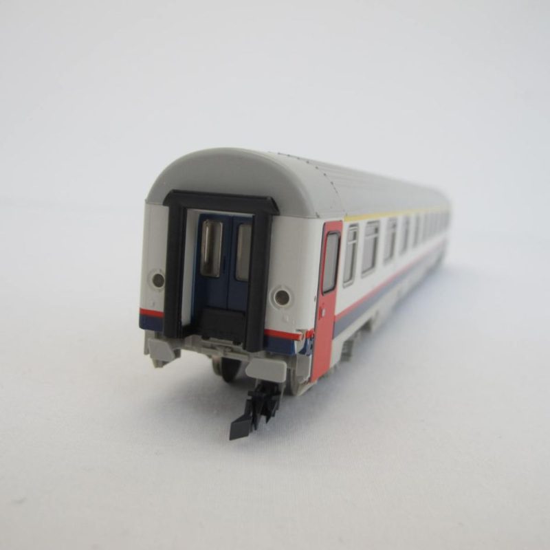 I6 - A9 first class coach. 'New look' - Image 7