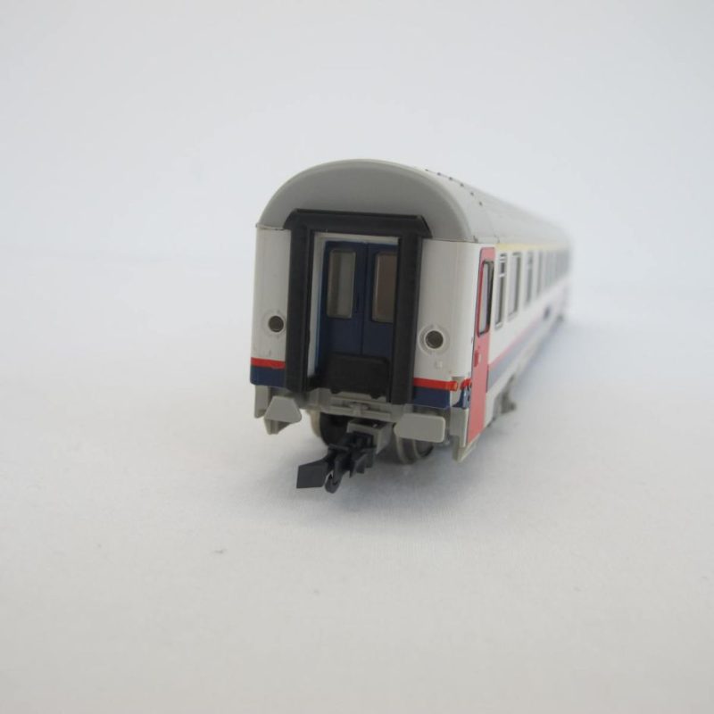 I6 - A9 first class coach. 'New look' - Image 9