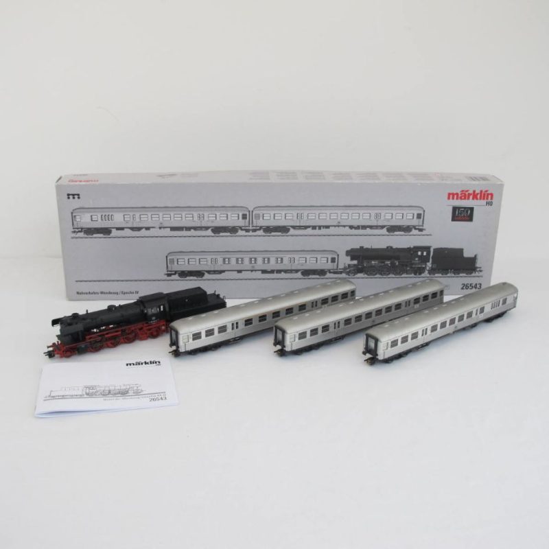Turning train for neighbourhood traffic, with BR 23 and 3 Silberling carriages