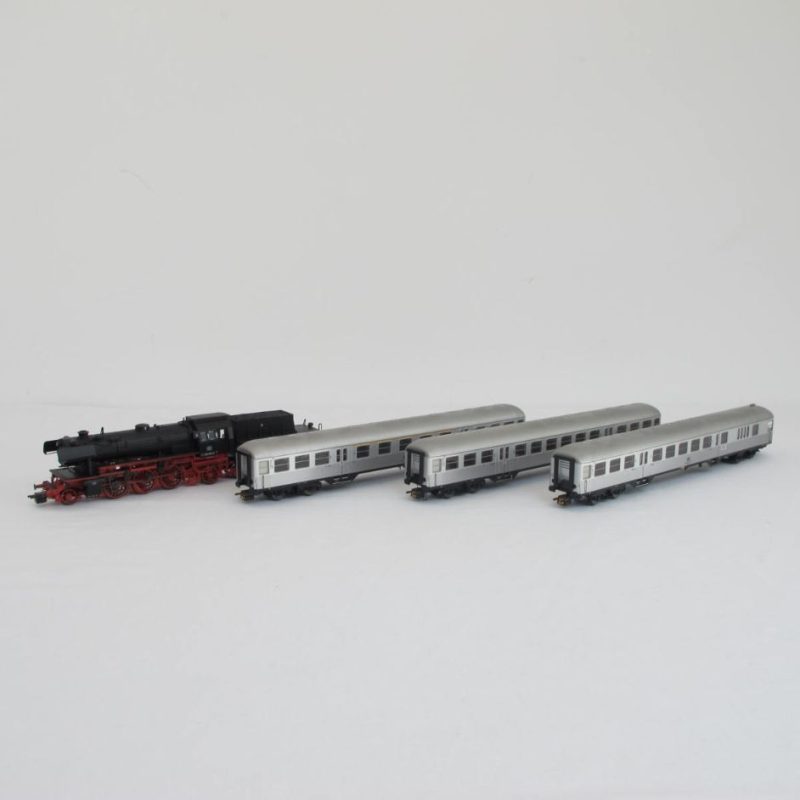 Turning train for neighbourhood traffic, with BR 23 and 3 Silberling carriages - Image 3