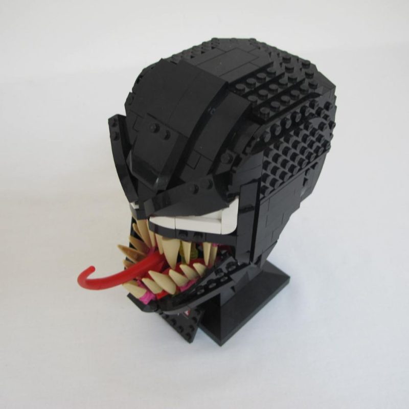 Venom. Complete without instructions and box - Image 4