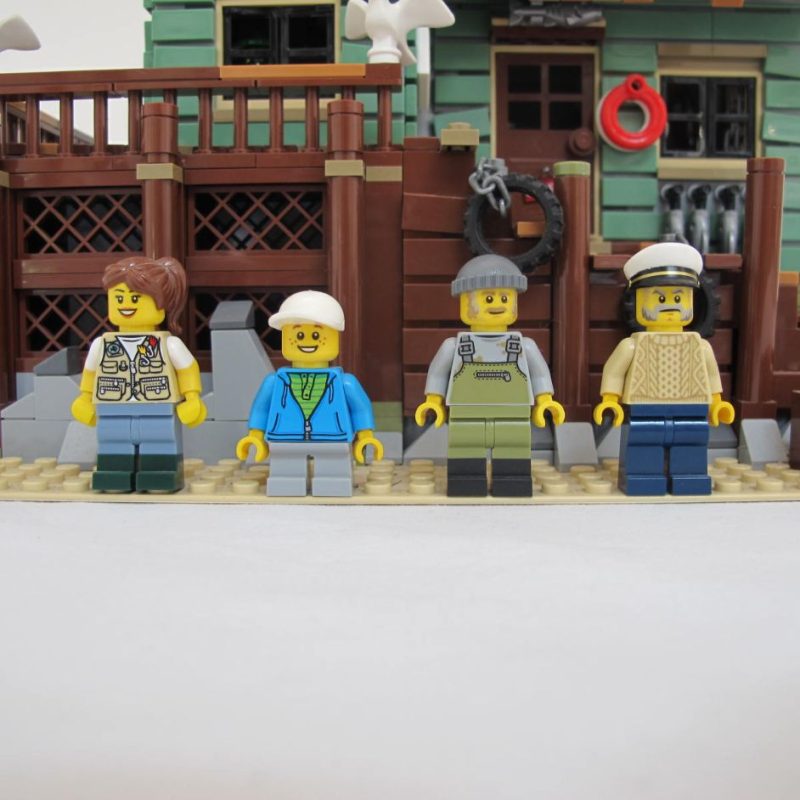 Old Fishing Store. Complete without instructions and box - Image 9