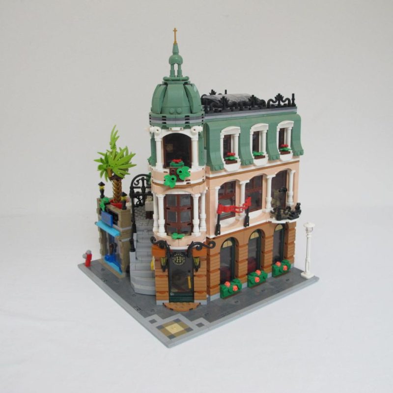 Boutique Hotel. Complete without instructions and box - Image 11