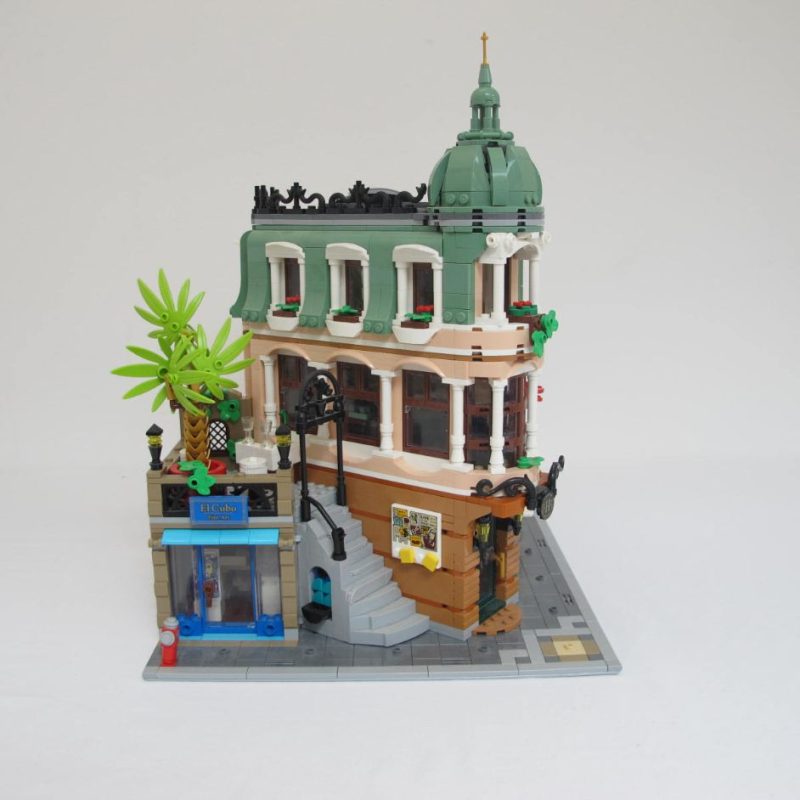 Boutique Hotel. Complete without instructions and box - Image 12