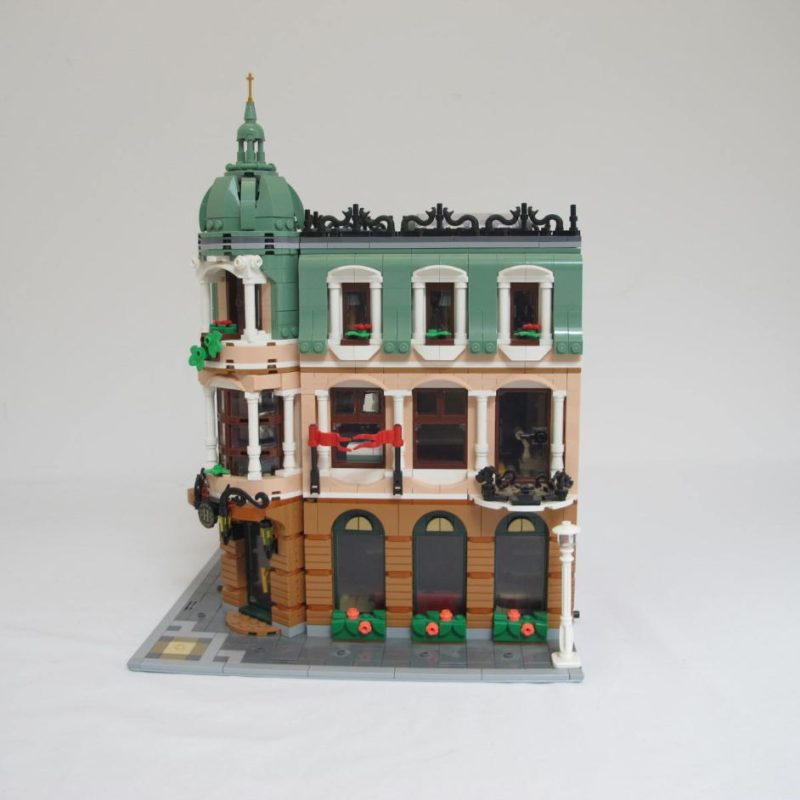 Boutique Hotel. Complete without instructions and box - Image 16