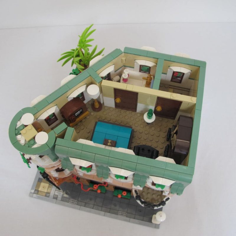 Boutique Hotel. Complete without instructions and box - Image 17