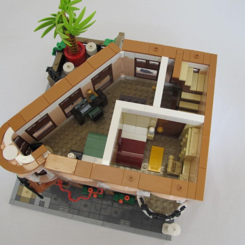 Boutique Hotel. Complete without instructions and box - Image 18