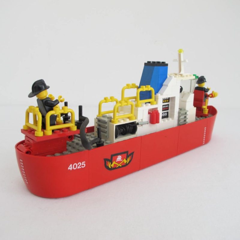 Fire Boat. Complete with instructions, no box - Image 8