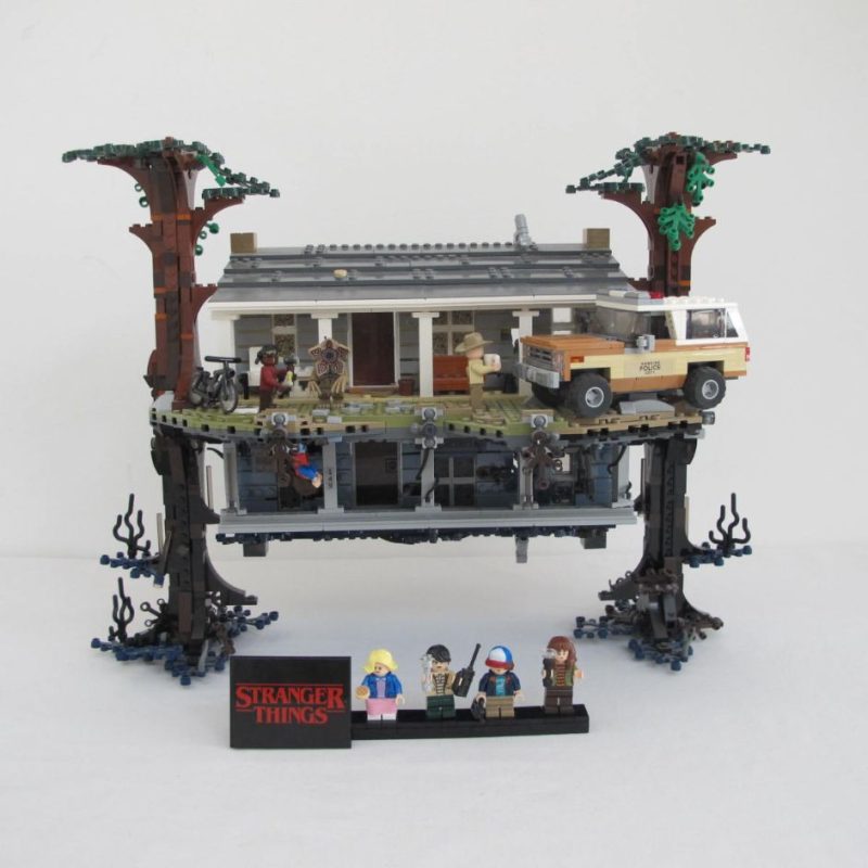 The Upside Down. Complete with instructions, no box - Image 3