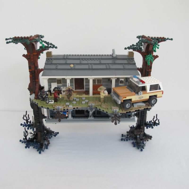 The Upside Down. Complete with instructions, no box - Image 8