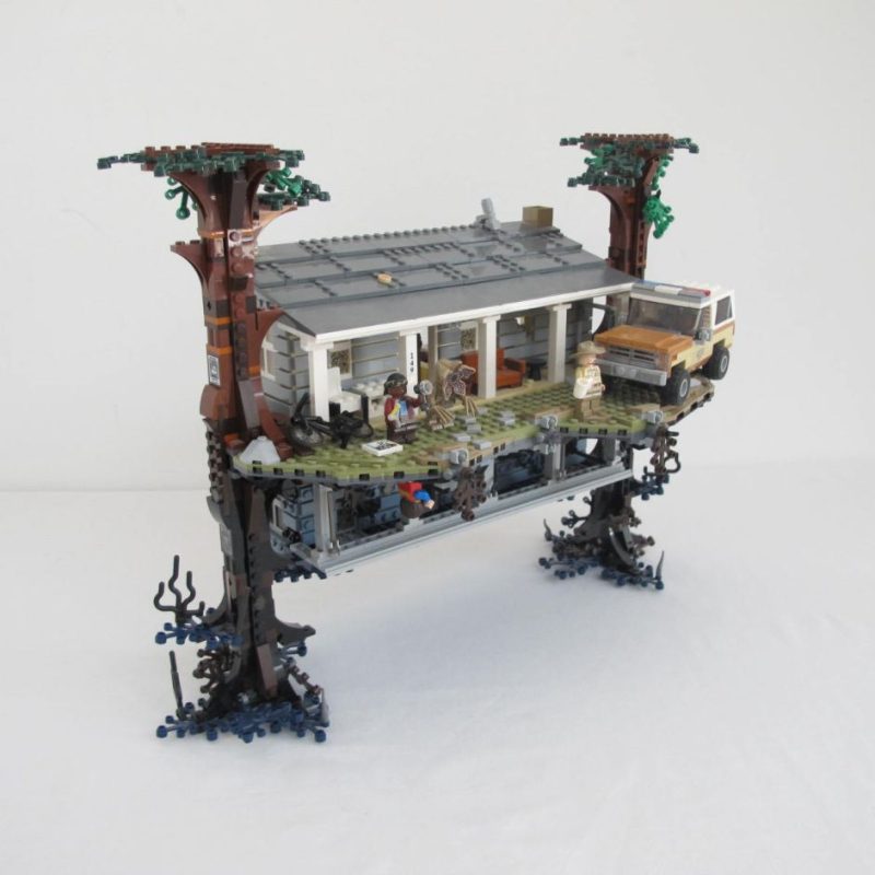 The Upside Down. Complete with instructions, no box - Image 11