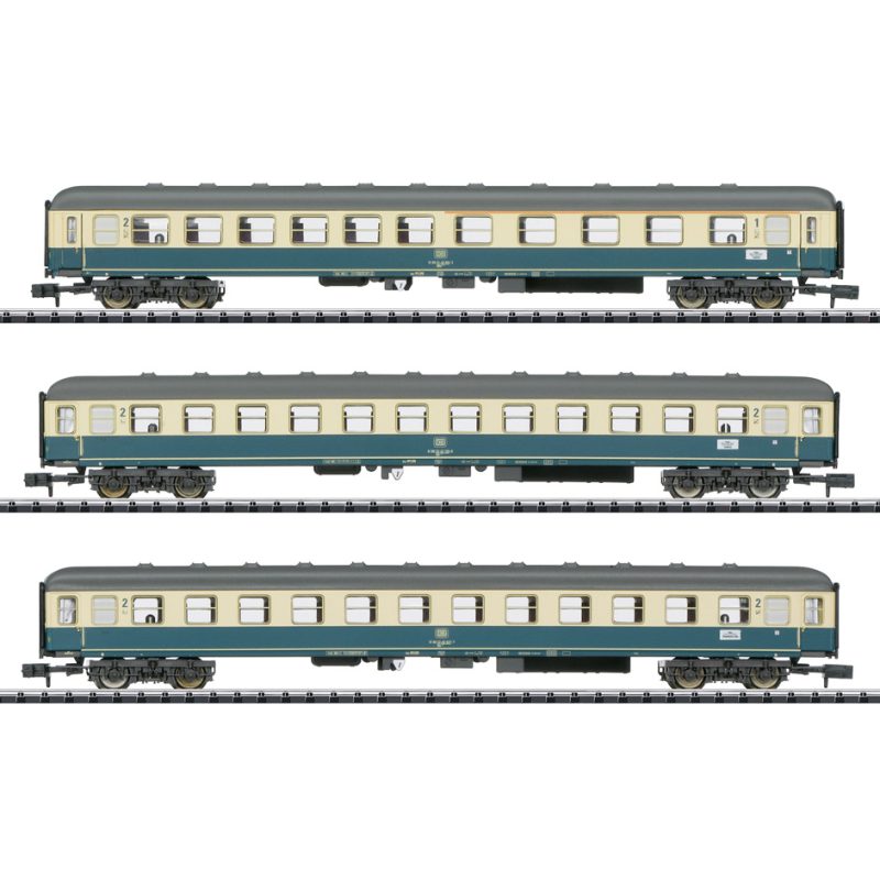 Minitrix "Express Train" Passenger Car Set (T15639)