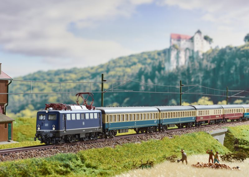 Minitrix Class 110 Electric Locomotive (T16109)