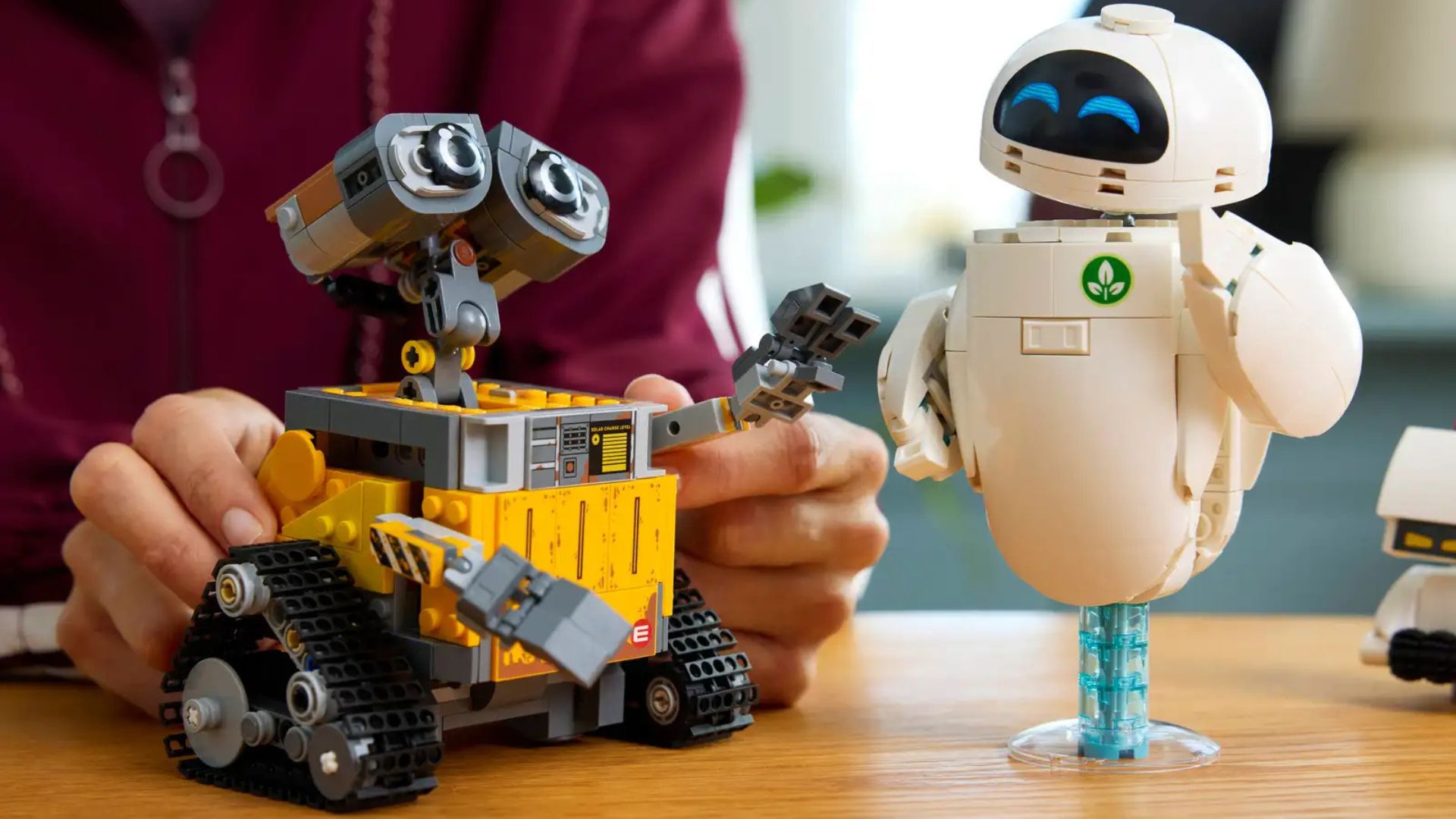 LEGO Disney 43279 WALL-E & EVE