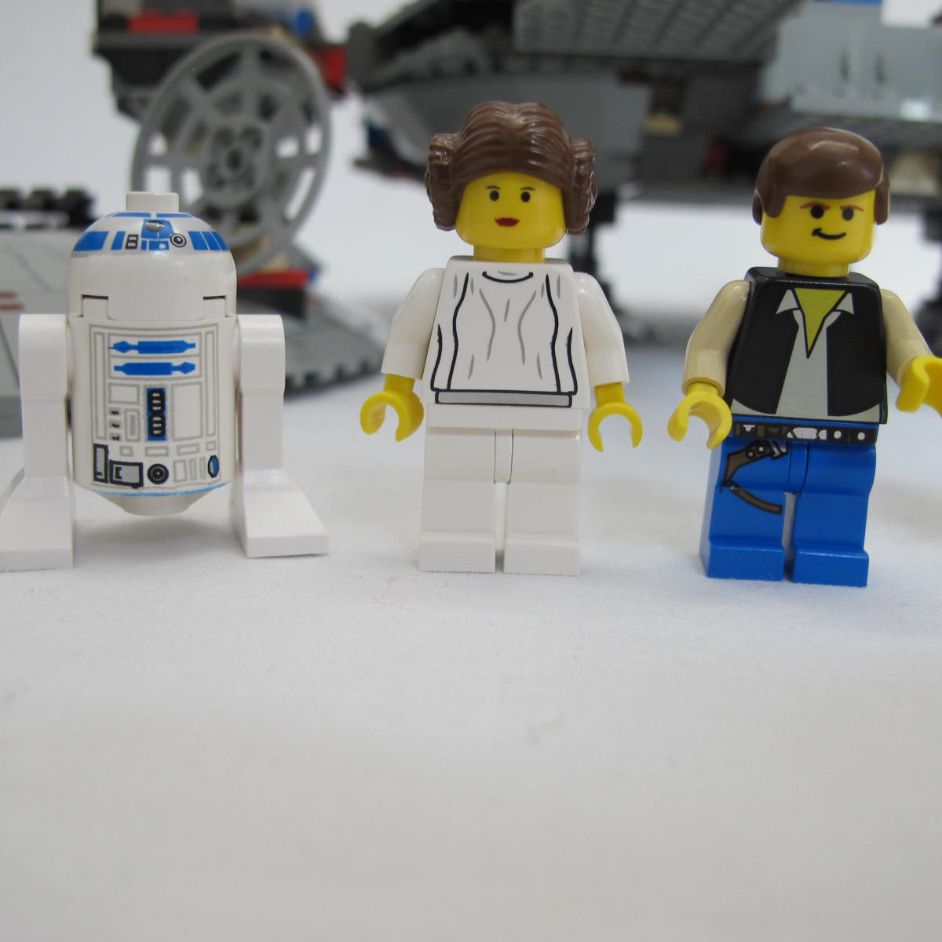 Millennium Falcon. Complete with instructions and box - Image 12