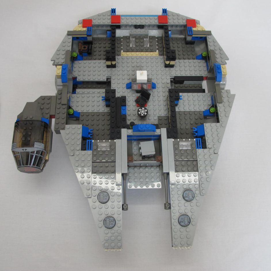 Millennium Falcon. Complete with instructions and box - Image 17