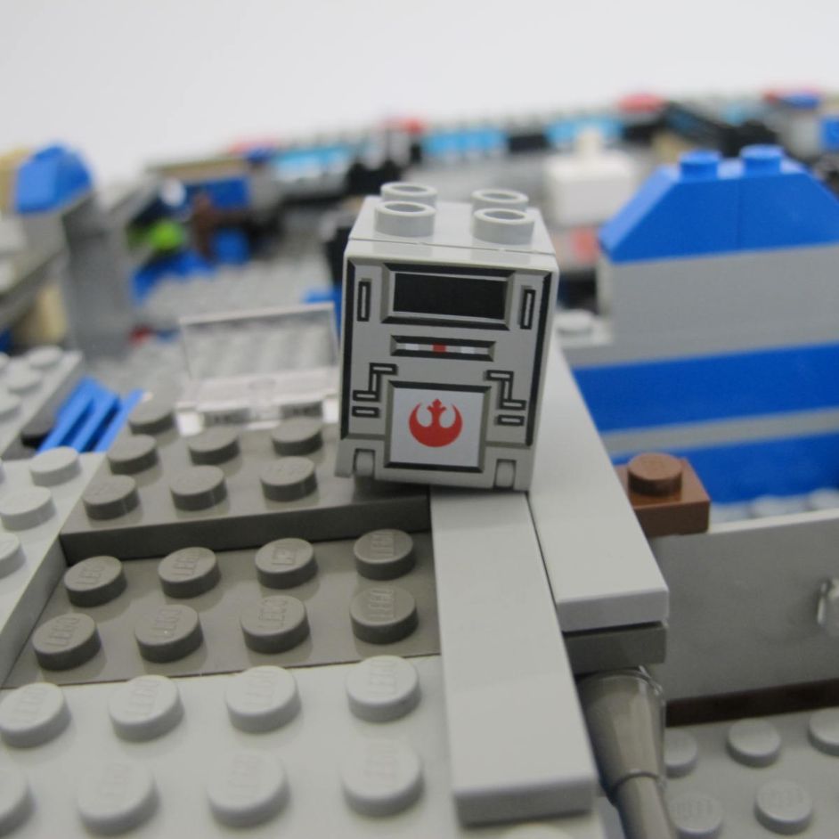 Millennium Falcon. Complete with instructions and box - Image 18