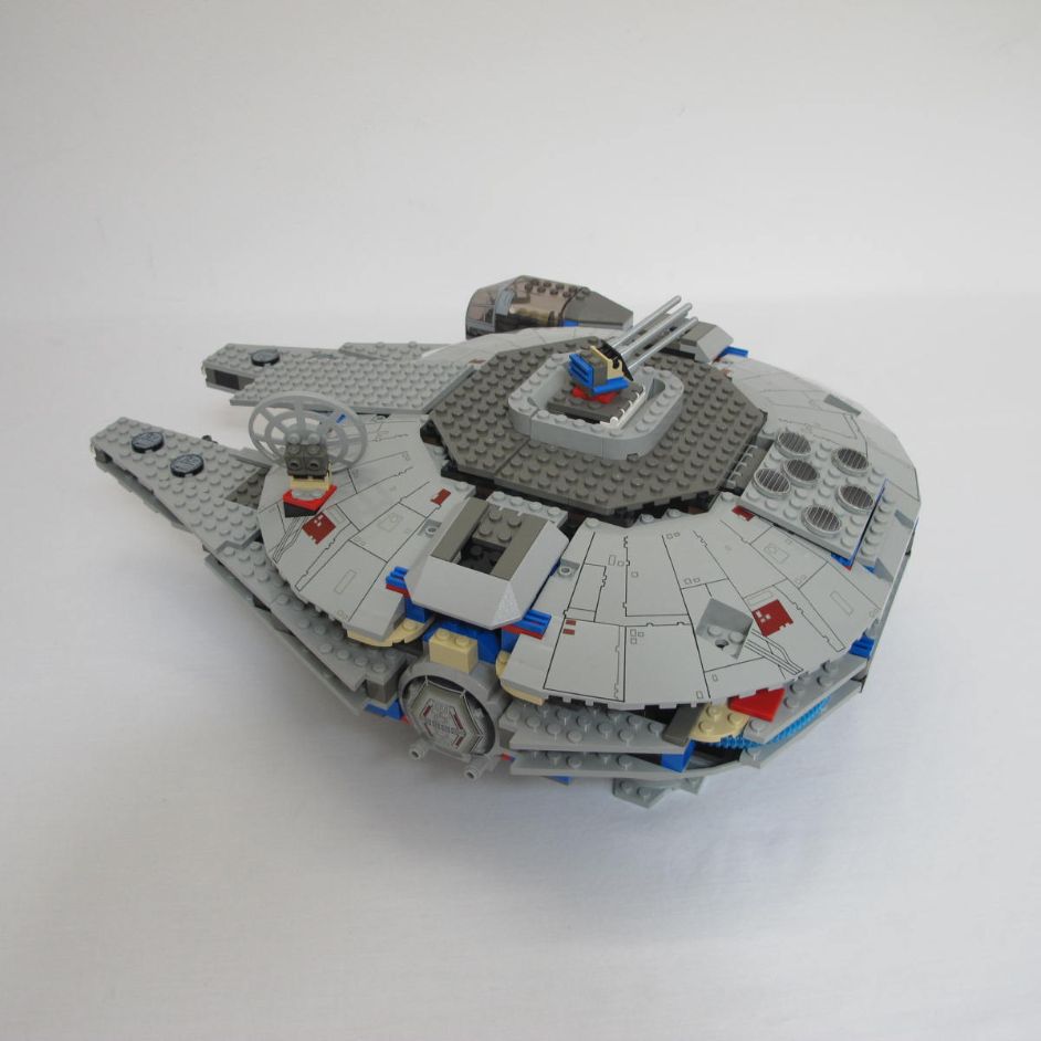 Millennium Falcon. Complete with instructions and box - Image 24