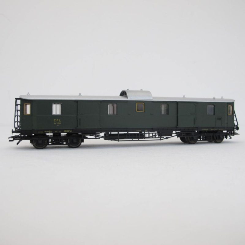 Green CFL luggage trolley - Image 9