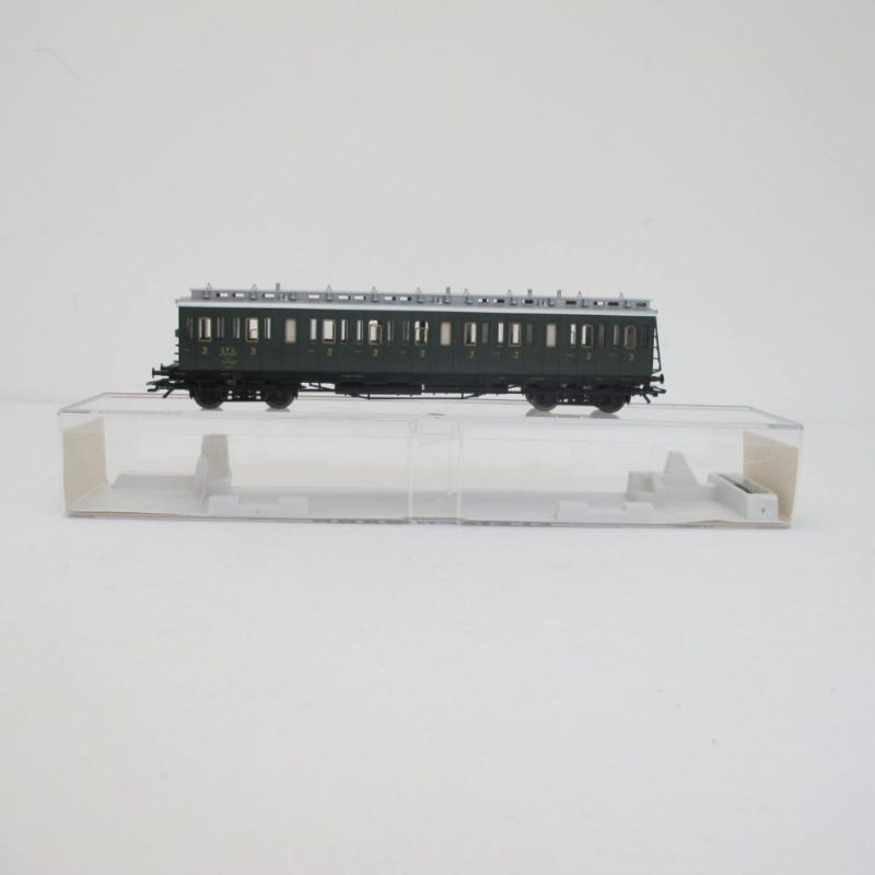 3rd class compartment carriage of the cfl