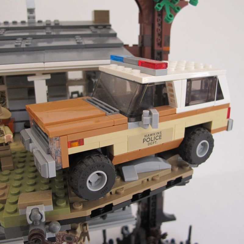 The Upside Down. Complete with instructions, no box - Image 6