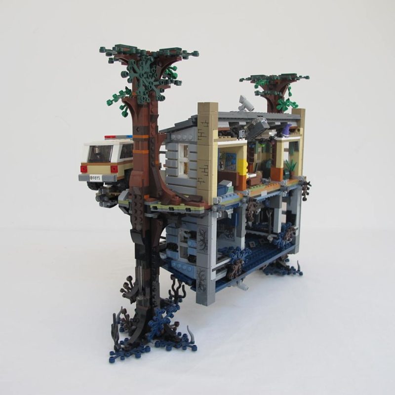 The Upside Down. Complete with instructions, no box - Image 14