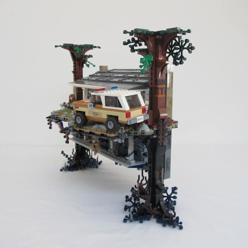 The Upside Down. Complete with instructions, no box - Image 16