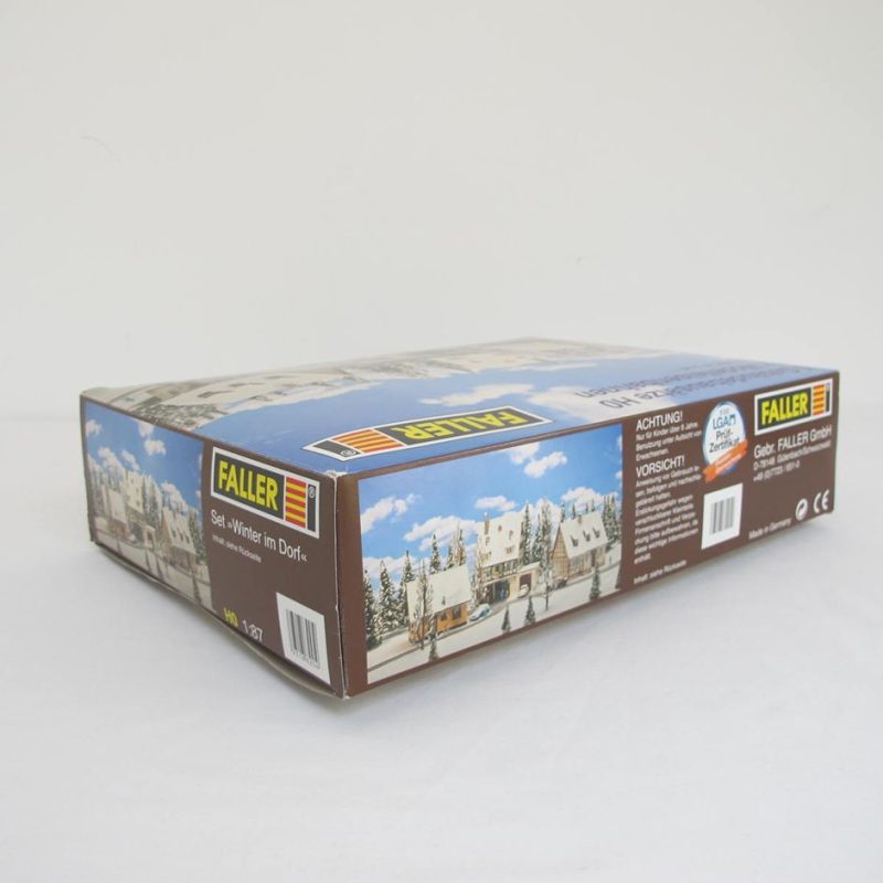 Building kit set ‘Winter in the village’ - Image 6