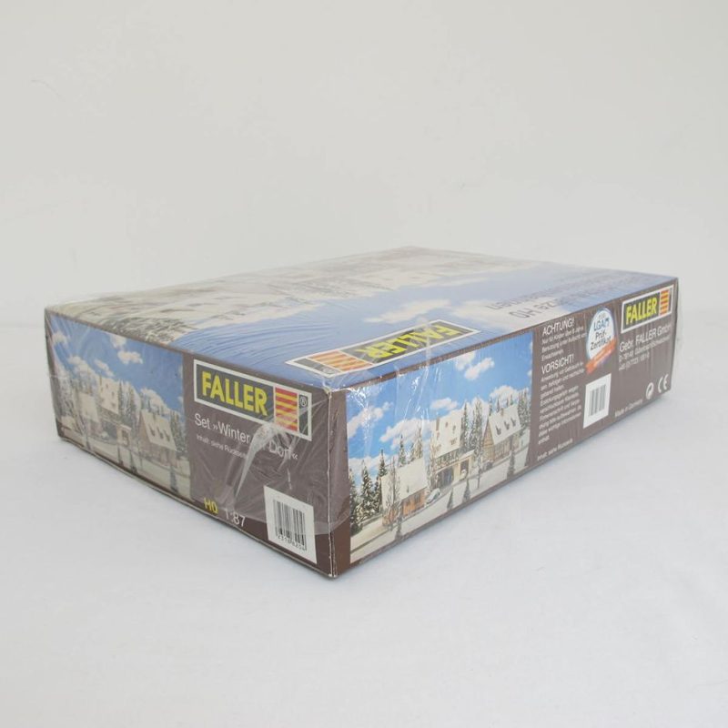 Building kit set ‘Winter in the village’ - Image 6